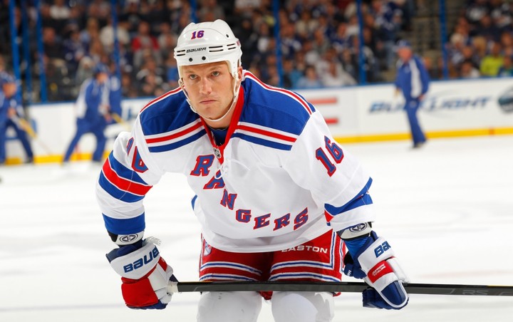 Avery bol dva dni v ECHL. Laraque aj Barnaby túžili po bitke s ním